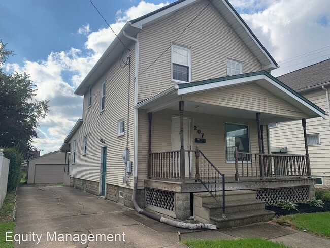 Primary Photo - 3 br, 2 bath House - 207 E. Howard St.