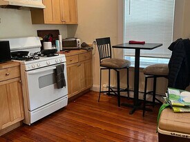 Building Photo - 60 Pleasant St