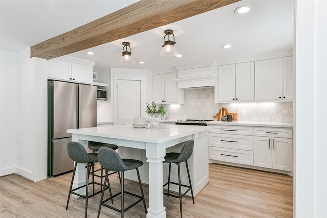 Building Photo - 3007 Avenue Q