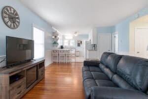 Building Photo - 1300 Dodge St