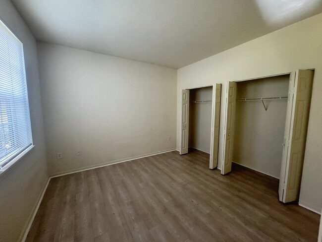 Building Photo - First floor, 3BR/2BA with garage Villa San Marco Condo