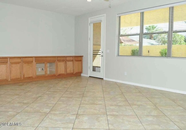 Building Photo - 1431 S Newberry Ln
