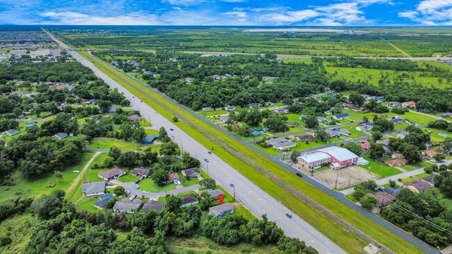 Building Photo - 221 3rd St N