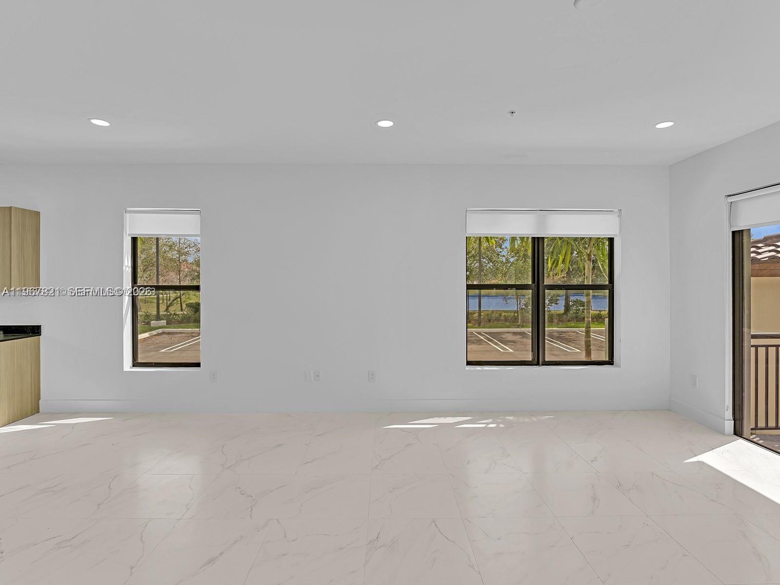 Building Photo - 6130 SW 36th Ct