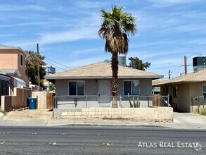 Building Photo - 1641 Stewart Ave