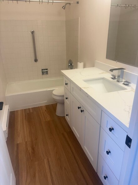 Building Photo - 7409 Hill Ave