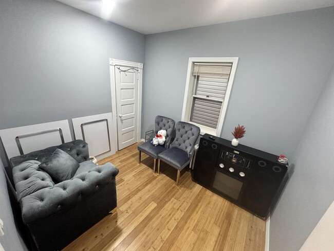 Building Photo - 460 Ave E