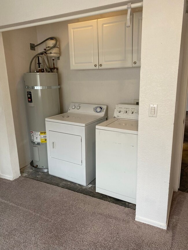 Building Photo - HARDWOOD FLOOR - CLOSE TO VA - MIDTOWN - Y...