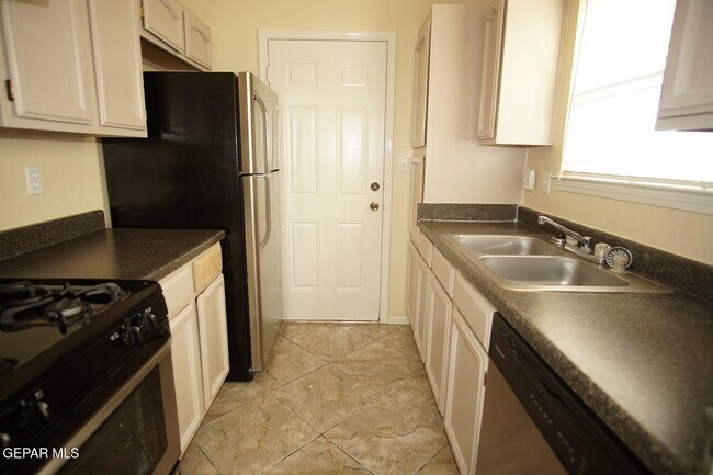 Building Photo - 5751 Sean Haggerty Dr