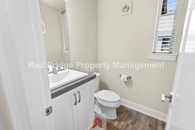 Building Photo - 17325 SW Goldcrest Ln