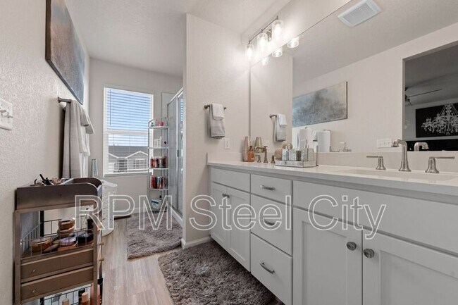 Building Photo - 1905 Manassa St