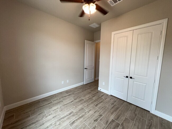 Building Photo - 9510 Turnstone Dr