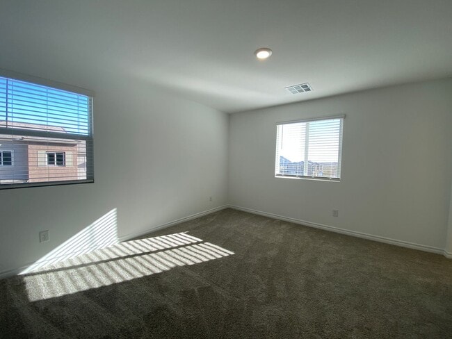 Building Photo - new build 4 bedroom house