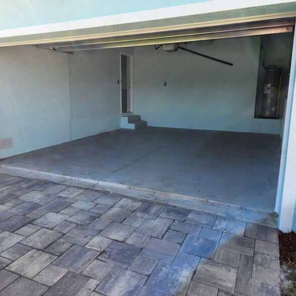 Building Photo - 5653 Genesee Pky