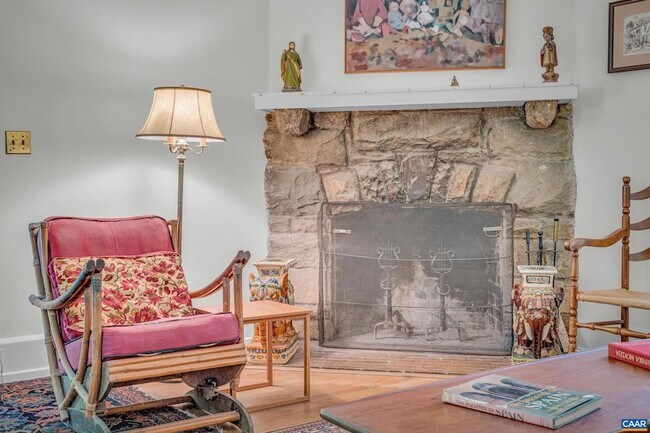 Building Photo - 502 Park Hill