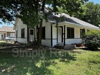 Building Photo - 1410 Sycamore St