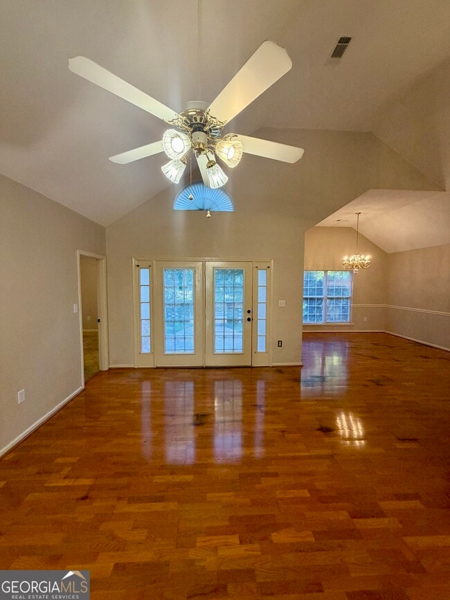 Building Photo - 213 Carrington Ln