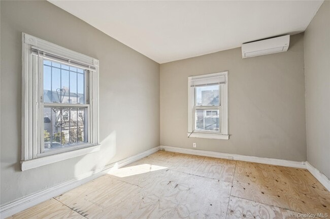 Building Photo - 84-21-84120 120th St