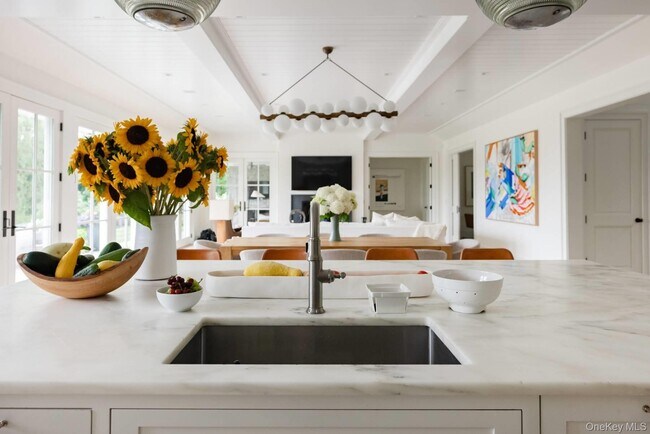 Building Photo - 571 Pauls Ln