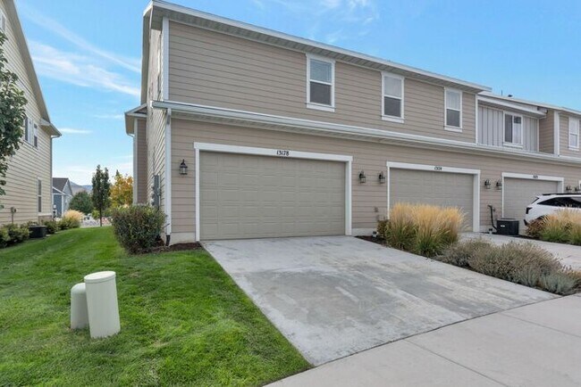 Building Photo - Beautiful Row End Townhouse w 2 car attached