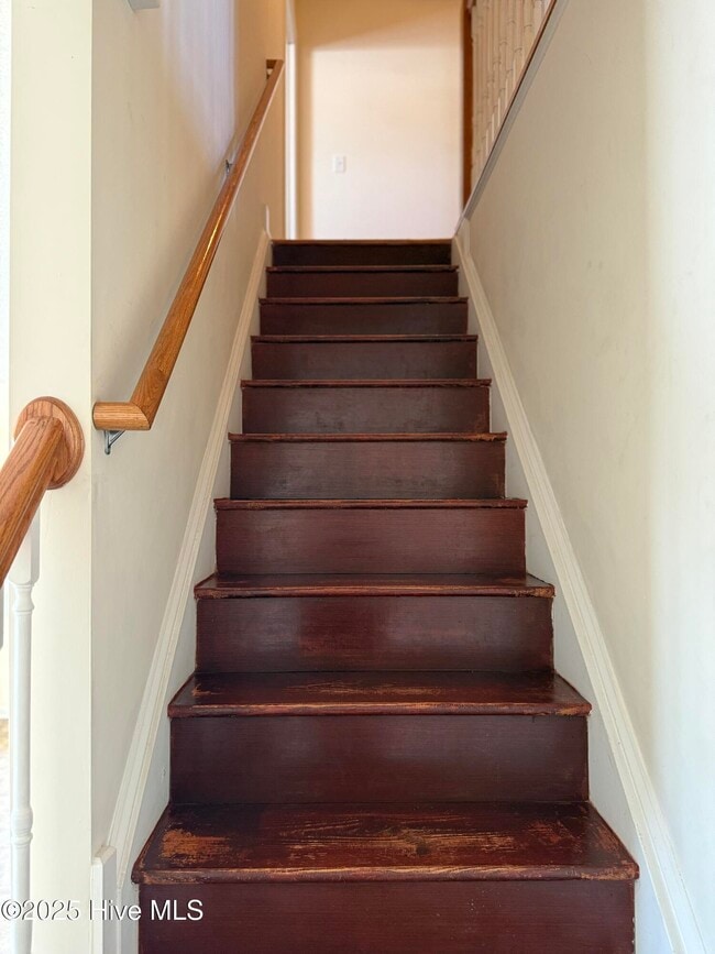 Building Photo - 4033 Cobblestone Dr