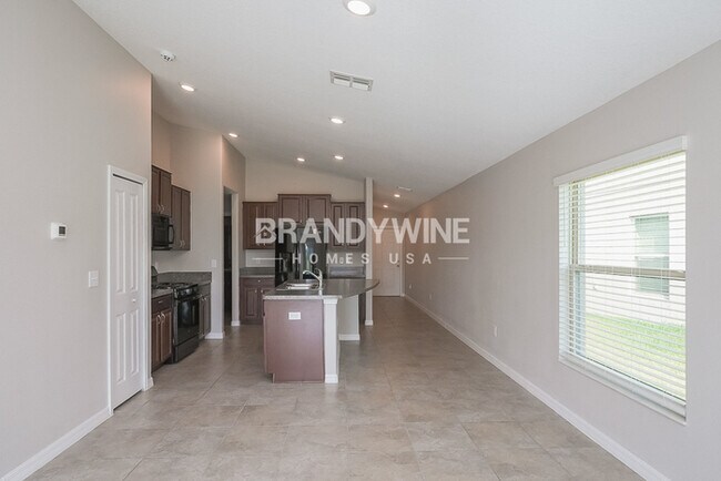 Building Photo - 5136 White Chicory Dr