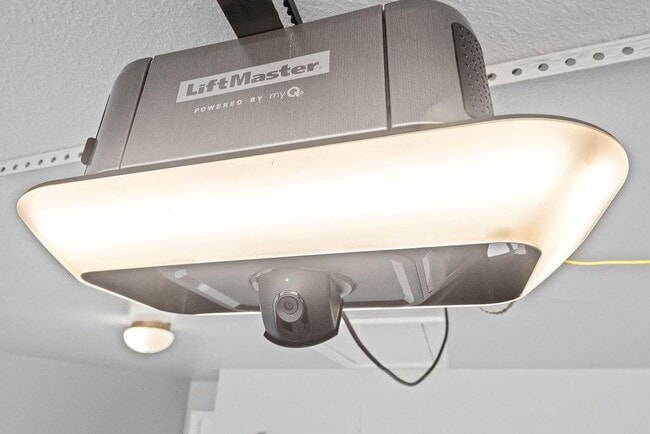 Building Photo - 3409 SW Picasso Blvd