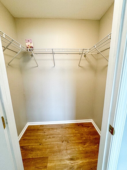 Building Photo - 136 Lionheart Ln