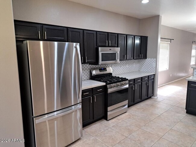 Building Photo - 2045 E Indian Wells Dr