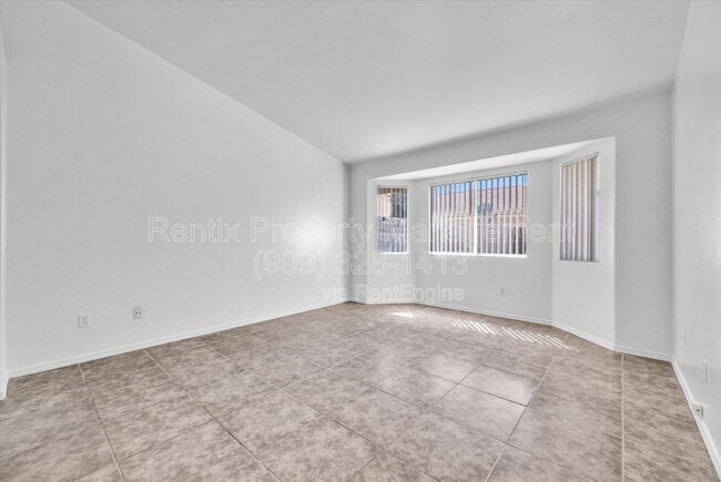 Building Photo - 1240 Visconti Dr