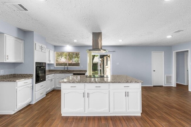 Building Photo - 22115 Coriander Dr
