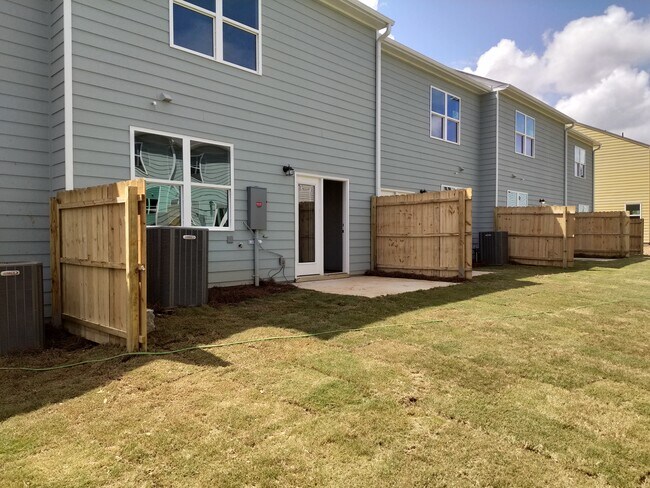 Building Photo - 306 Penn Sta Wy