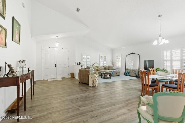 Building Photo - 3139 Ashgrove Rd