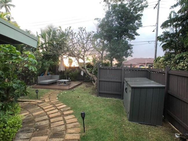 Building Photo - 4648 Kahala Ave