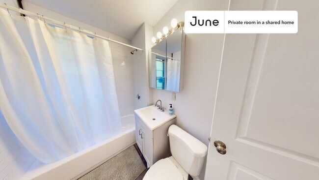 Building Photo - Room in Shared 5 bed/2 bath home