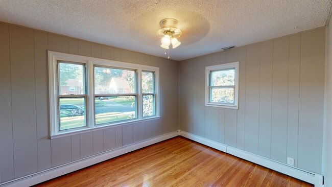 Building Photo - 505 Brooke Ave