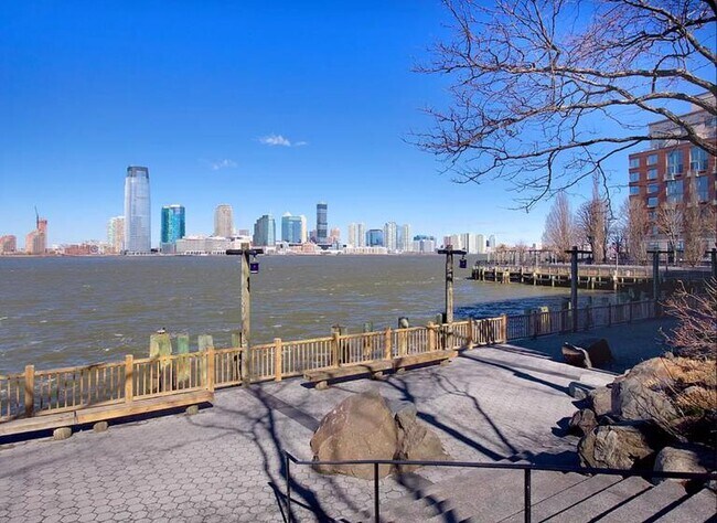 Building Photo - 3 bedroom in New York NY 10004
