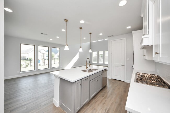 Building Photo - 11430 Bush Clover Dr