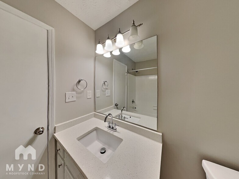 Building Photo - 1149 Bonita Way