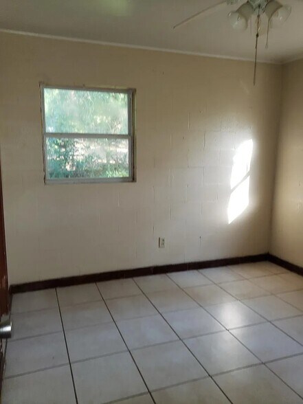 Building Photo - 723 Efferson St