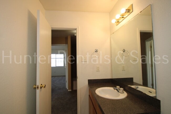 Building Photo - Don't Miss Out!