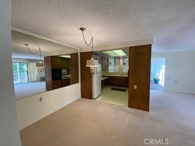 Building Photo - 547 Via Estrada
