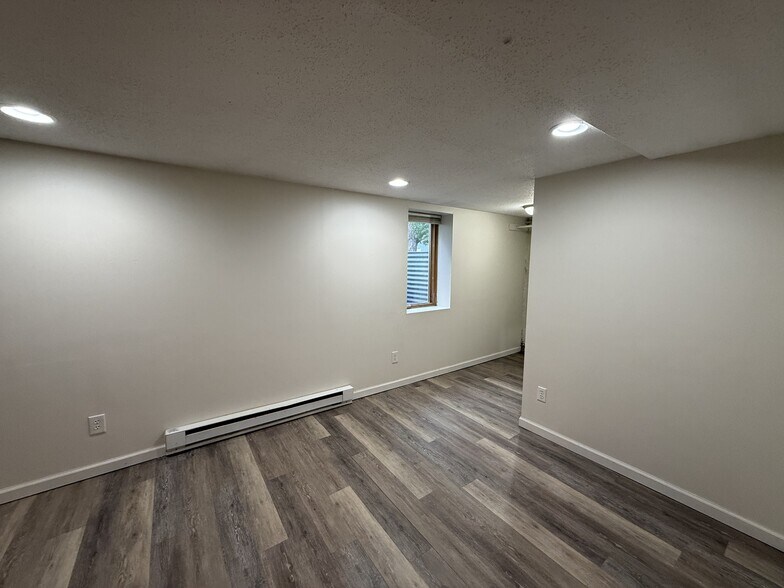 Building Photo - 805 3rd St N