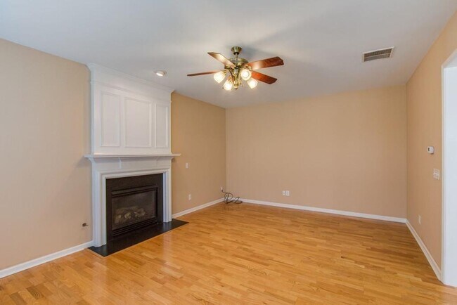 Building Photo - 1510 Chestnut Springs Rd
