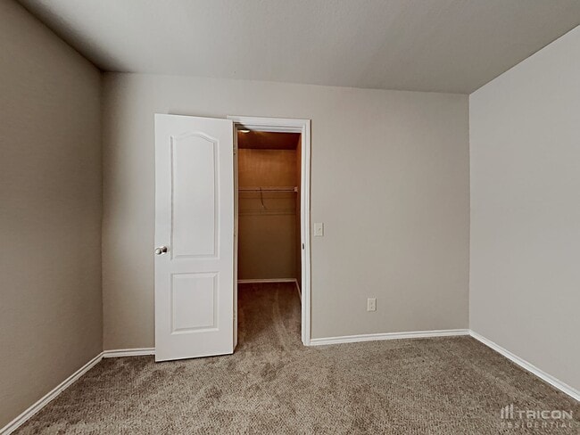 Building Photo - 3919 Amber Chase