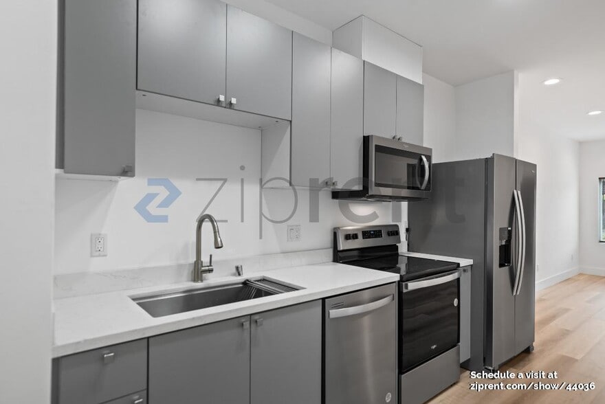 Building Photo - 1026 43rd St