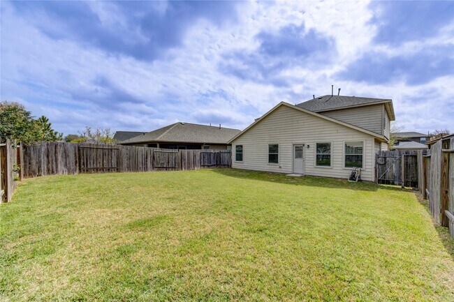 Building Photo - 2010 Louetta Stream Way