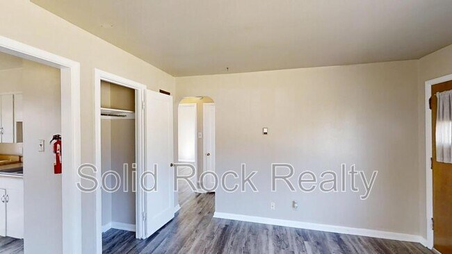 Building Photo - 1214 Janes Ln