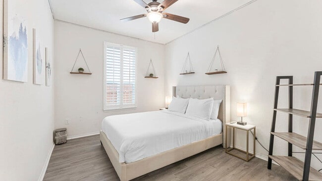 Building Photo - 7301 Altidore Dr