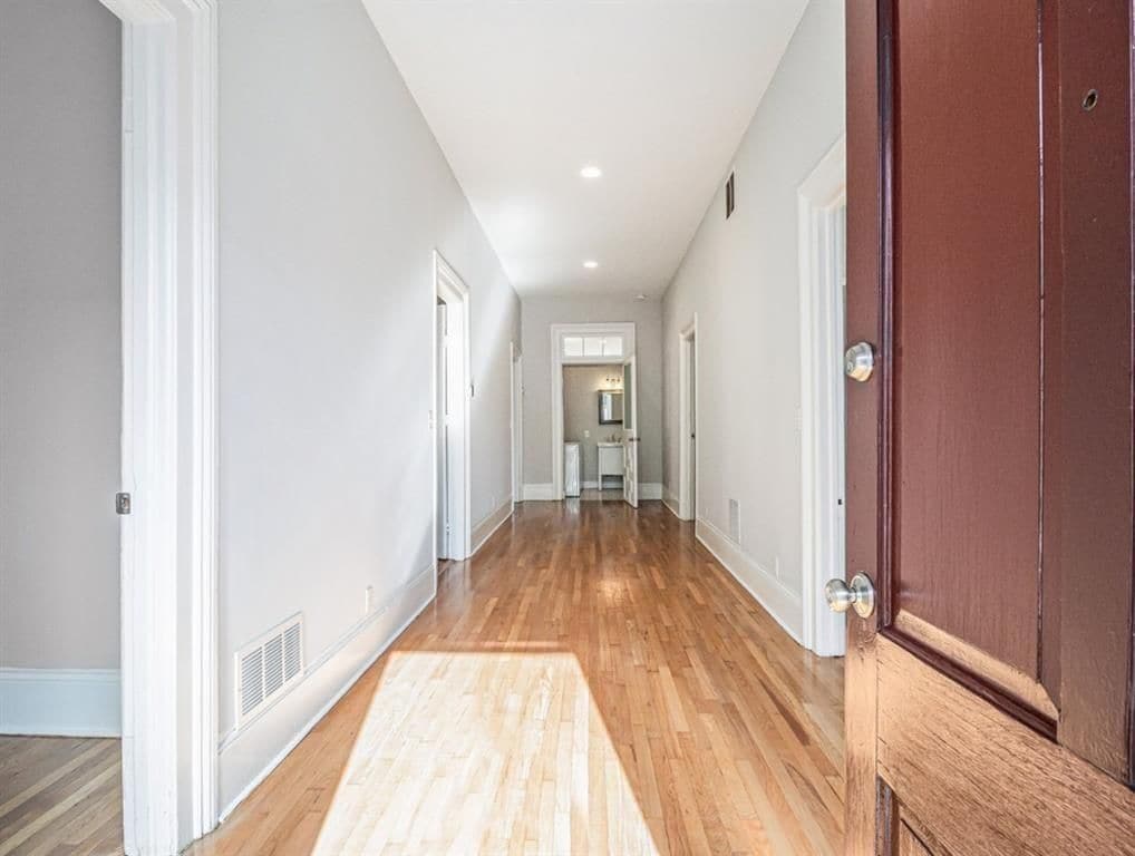 Building Photo - 74 Boulevard